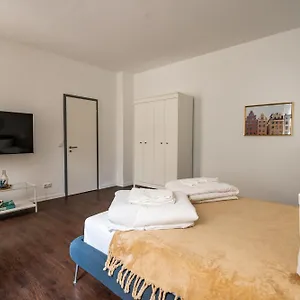 zentral-gelegenes-2-schlafzimmer-apartment-mit-viel-tageslicht.hamburg-hotels-de.com/